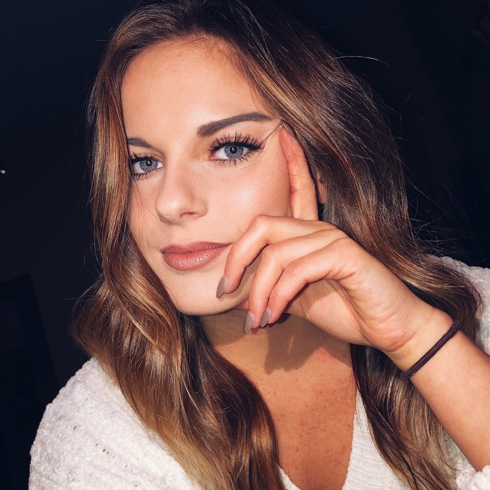 Meet your Posher, Kayla